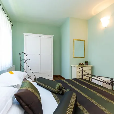 Villa Salvea With Heated Pool Montižana Extérieur photo