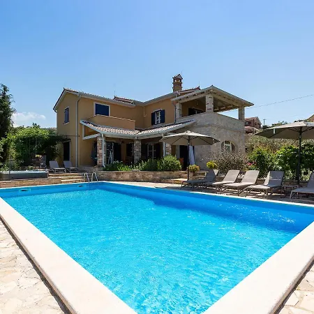 Villa Salvea With Heated Pool Montižana Extérieur photo