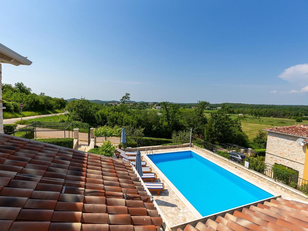 Villa Salvea With Heated Pool Montižana
