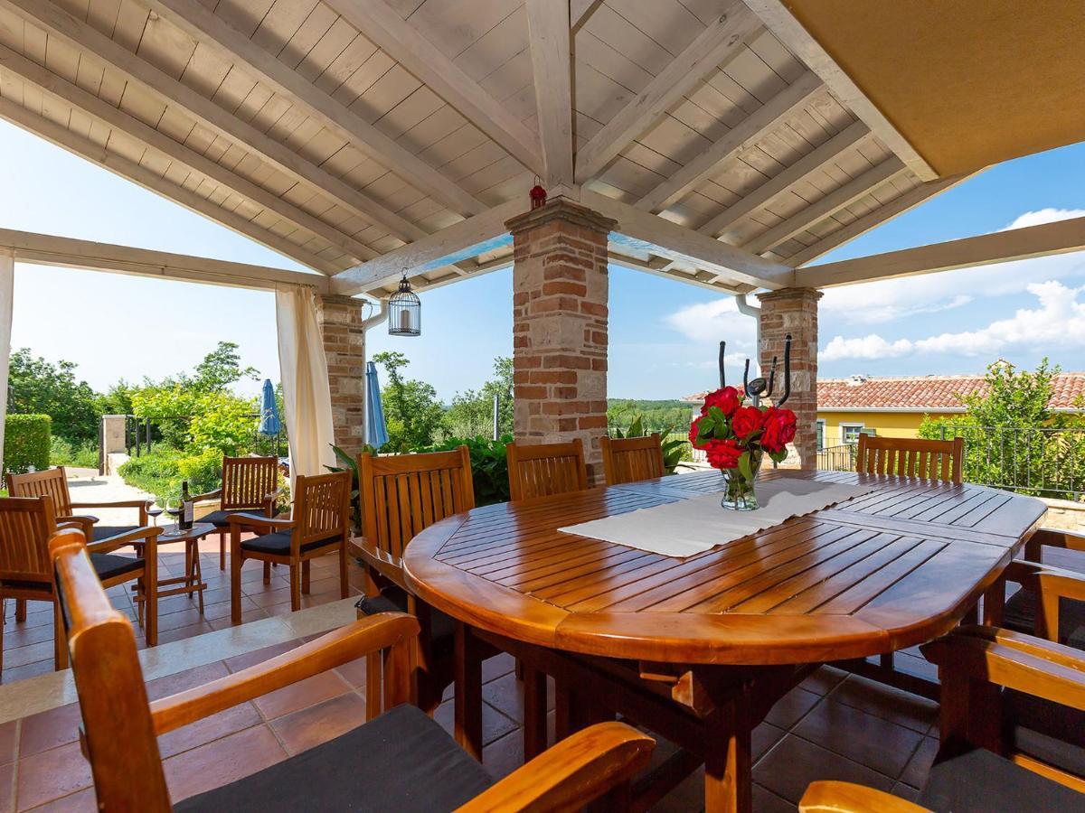 Salvea With Heated Pool Villa *